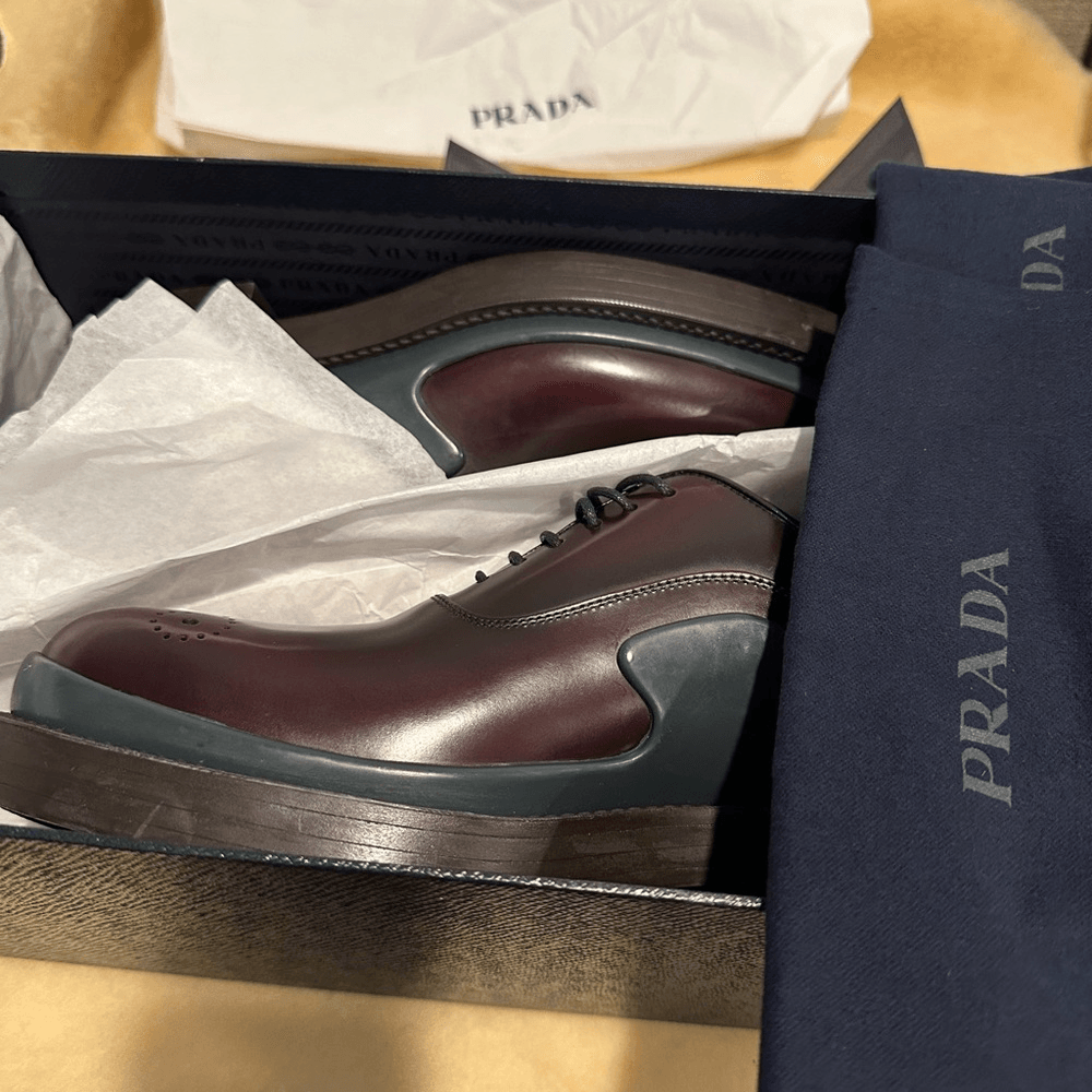 Prada round toe brushed leather oxfords size 6, EU 38,5-39  display picture 3