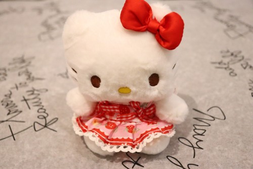 Sanrio mini peluche-portachiavi-HELLO KITTY con vestito lolita - Imagen 16 de 35