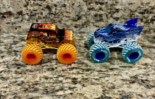 Two Spin Master Monster Jam Fire & Ice Dragon Son-Uva Digger Truck Lot New 1:64