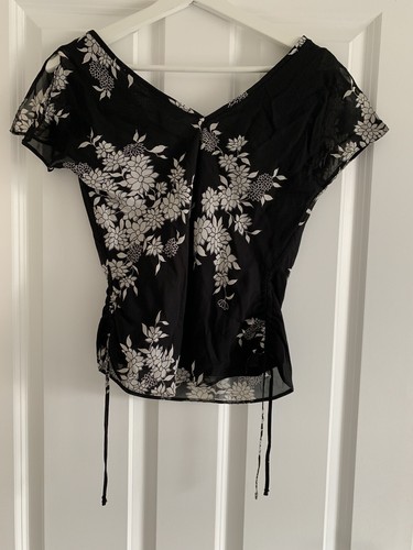 Dorothy Perkins Beautiful Floral Blouse Size 10 NWOT - Picture 3 of 4