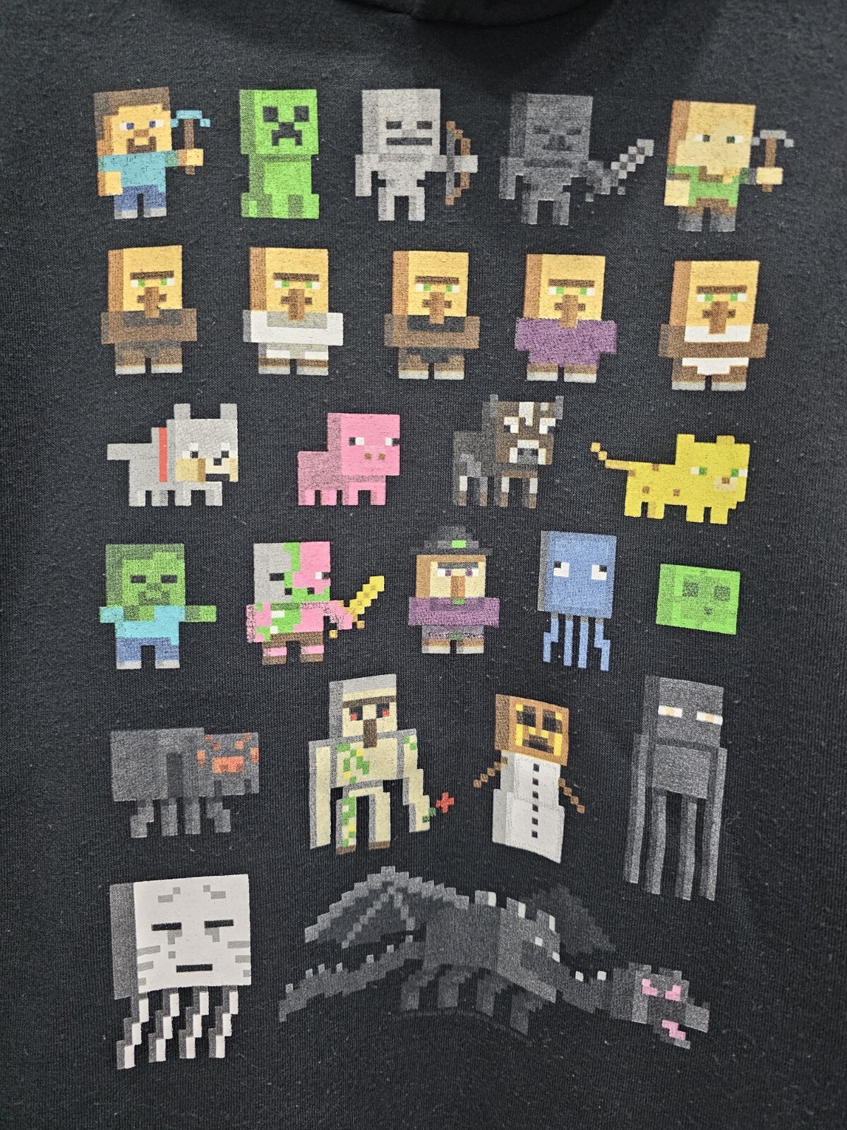 2016 Youth Minecraft Pullover Hoodie Size Medium Multi-colorful gamer Mad Engine