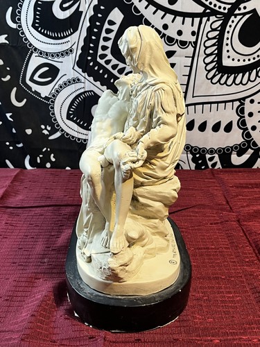 Scultura Pietà Vergine Maria che tiene Gesù Cristo di Marwal vintage - Foto 11 di 11