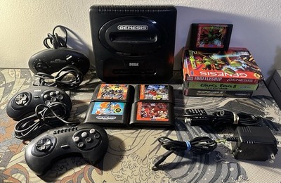 Sega Genesis Model 2 + 3 Controllers & 8 Games Lot Sonic, Street Fighter & More
