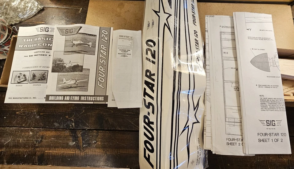 Kit Modelo Avión Vintage Sig Four-Star 120 - Completo - Sin Montar Foto 2 de 4