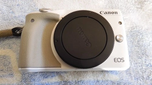 Canon EOS M3 white with lens reduced price