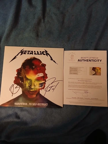 Metallica (Kirk And Robert) Hand Signed HARDWIRED Album. Beckett COA 🎸(Kirk)