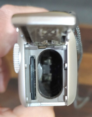 Olympus Digital Camera Camedia D-435 5.1MP Silver and Case. Tested and Working - Picture 8 of 16
