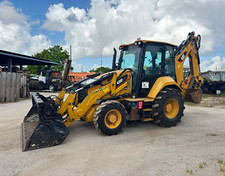 2016 CAT 420F2 IT Backhoe Loader w/ Front Loader Bucket and Rear Backhoe 