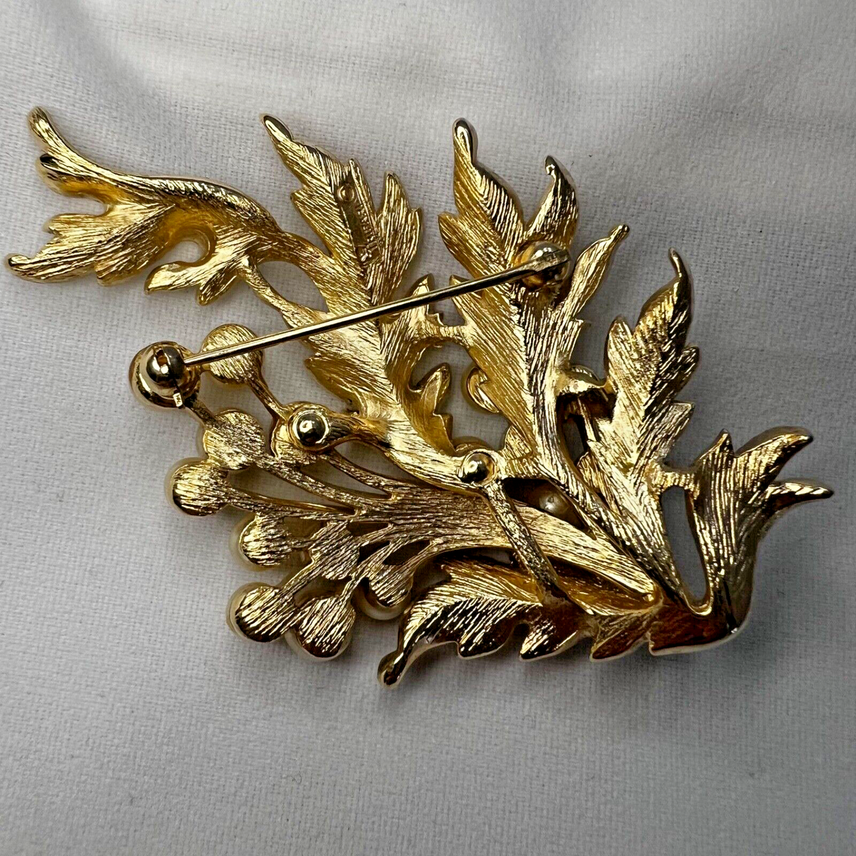 Vintage Crown Trifari Faux Pearl Berry Cluster Leaf Gold  display picture 2