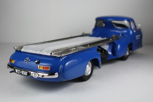 CMC 1/18 Mercedes Benz 1955 Renntransporter Racing Car Transporter - New in Box - Picture 7 of 24