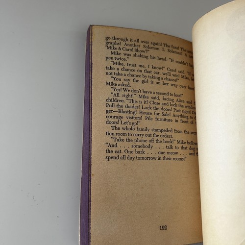 Vintage The Brady Bunch William Johnston 1969 TV Novel Lancer Paperback Comedy - Picture 11 of 17