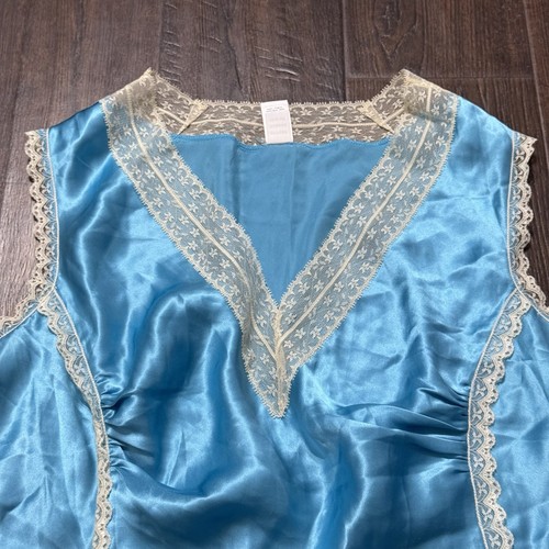 Old Navy Women’s Tank Blouse Vintage Y2K Blue Silk Lace V Neck Boho Fairy Sz 1X - Picture 2 of 8