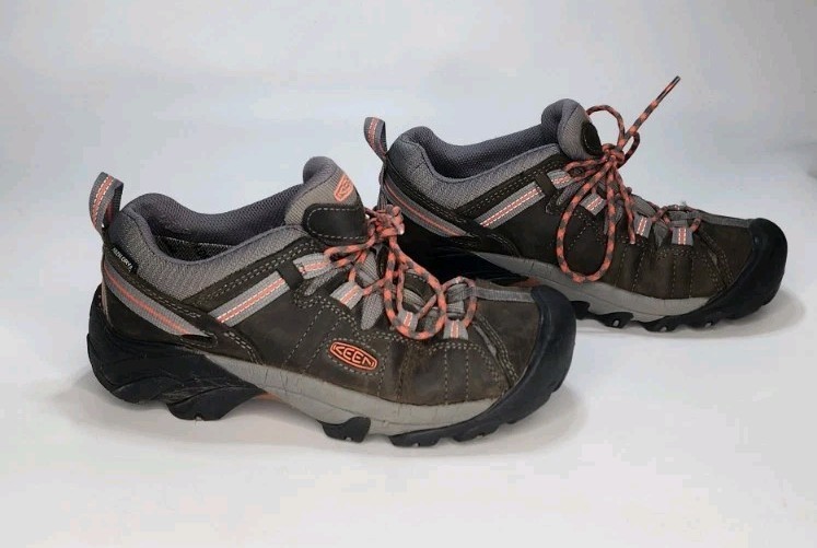Keen Targhee II Waterproof Leather Low Hiking Shoes Womens Size 7.5 Magnet Coral