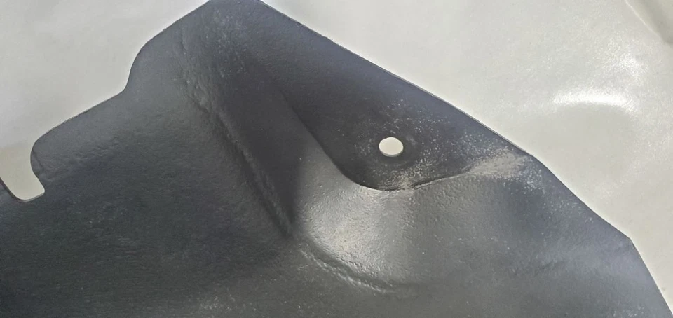 Guardabarros interior delantero derecho corte menor OEM 2000 Jaguar XK8 Foto 4 de 4