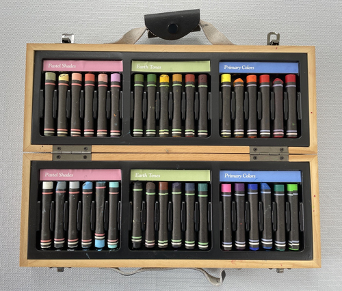 W H Smith Kunst Holzkiste mit 36 Pastellstiften - gebraucht