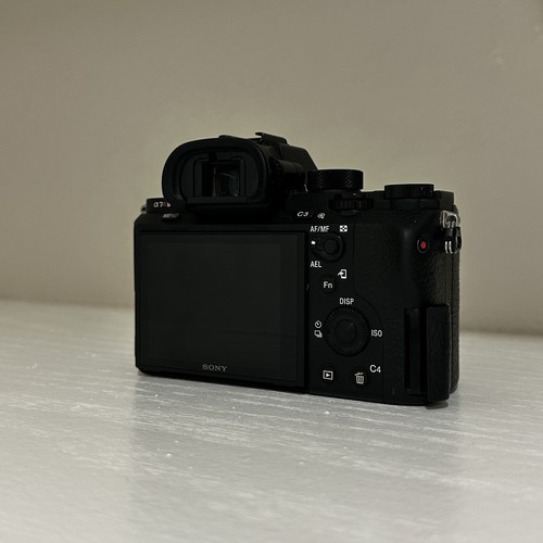 Sony a7R II, Body Only ILCE-7RM2 190,000 Shutter Count - Picture 4 of 21