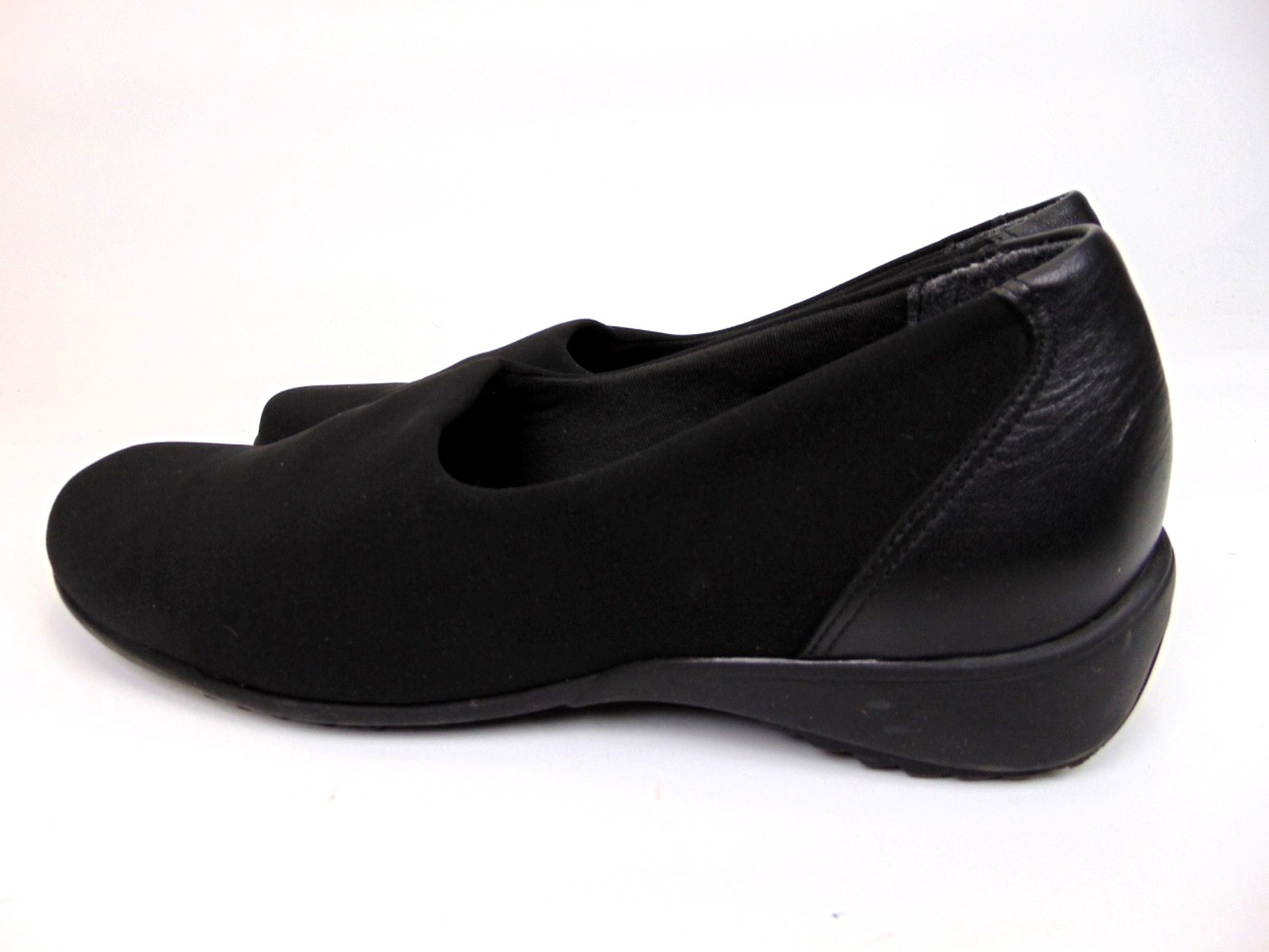Munro Traveler Comfort Shoes Womens Black Stretchy Classic Slip-On Size 8.5 Narr