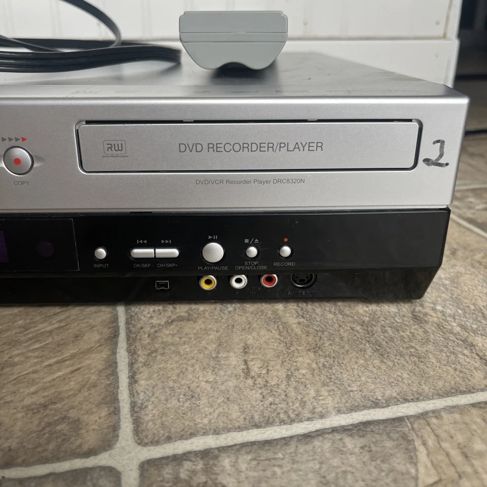 Gravador combo RCA DVD VCR e 6 cabeças DRC8320N LEITURA APENAS PARA PEÇAS - Imagem 3 de 4