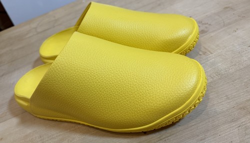 Snibbs Unisex Family Style gelber Clog US W12 M10,5 minimalistisch klassisch rutschfest