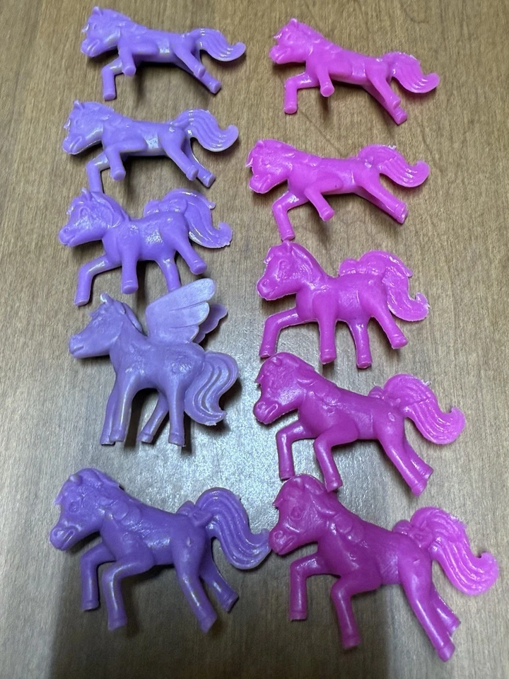 Mini figuras de unicórnio de plástico rosa e roxo x25 enfeites de bolo míticos aniversário - Imagem 4 de 4