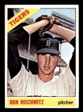 1966 Topps Baseball #38 Ron Nischwitz EX *e2