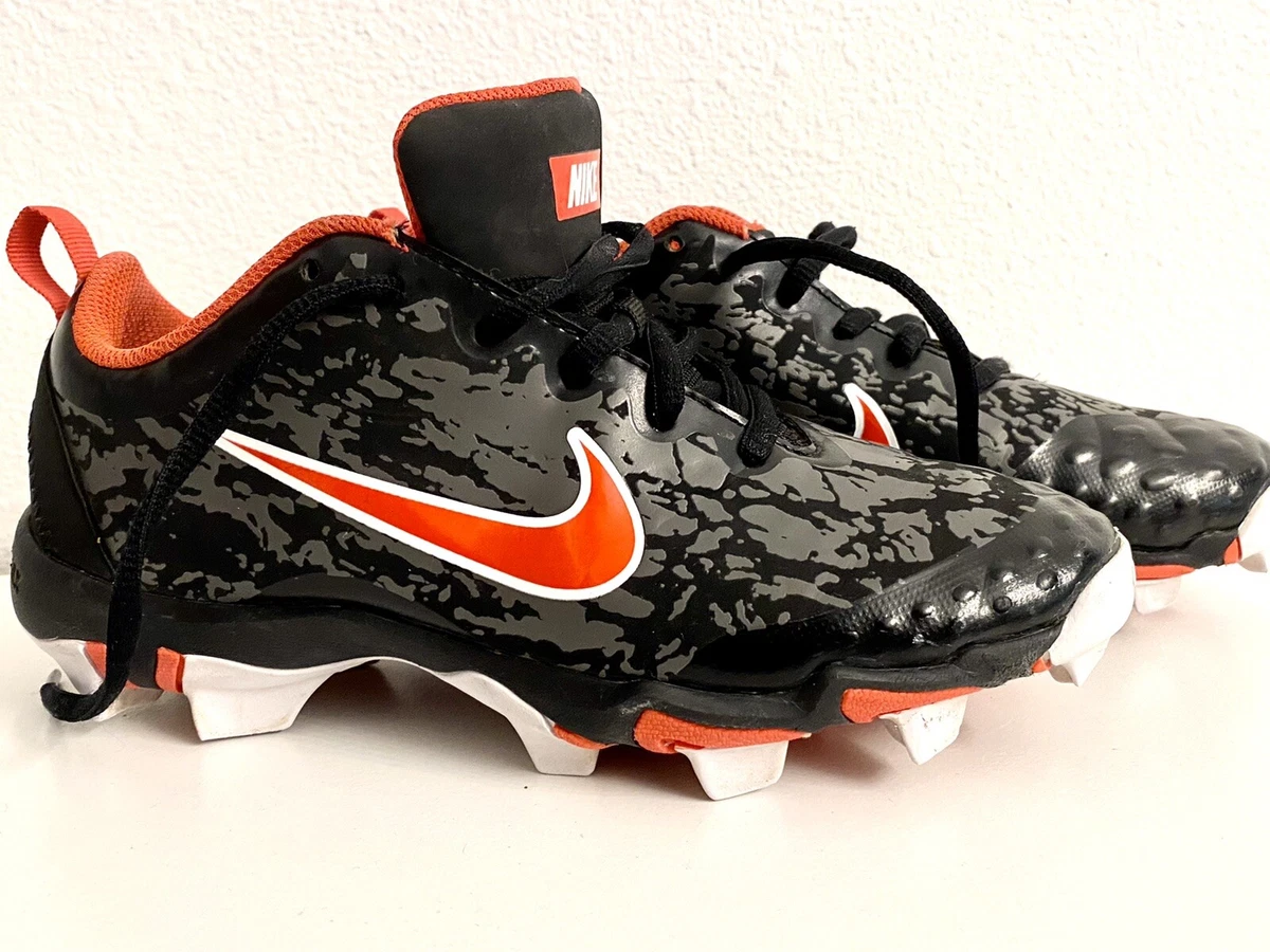 Nike Fastflex youth soccer shoe cleats 3Y Black Neon red Accents Used great