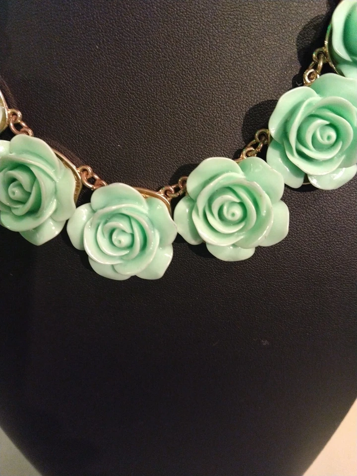 Conjunto de collar babero flor tallada verde menta 16" + extensor y pendientes - LEER ST009 Foto 3 de 4