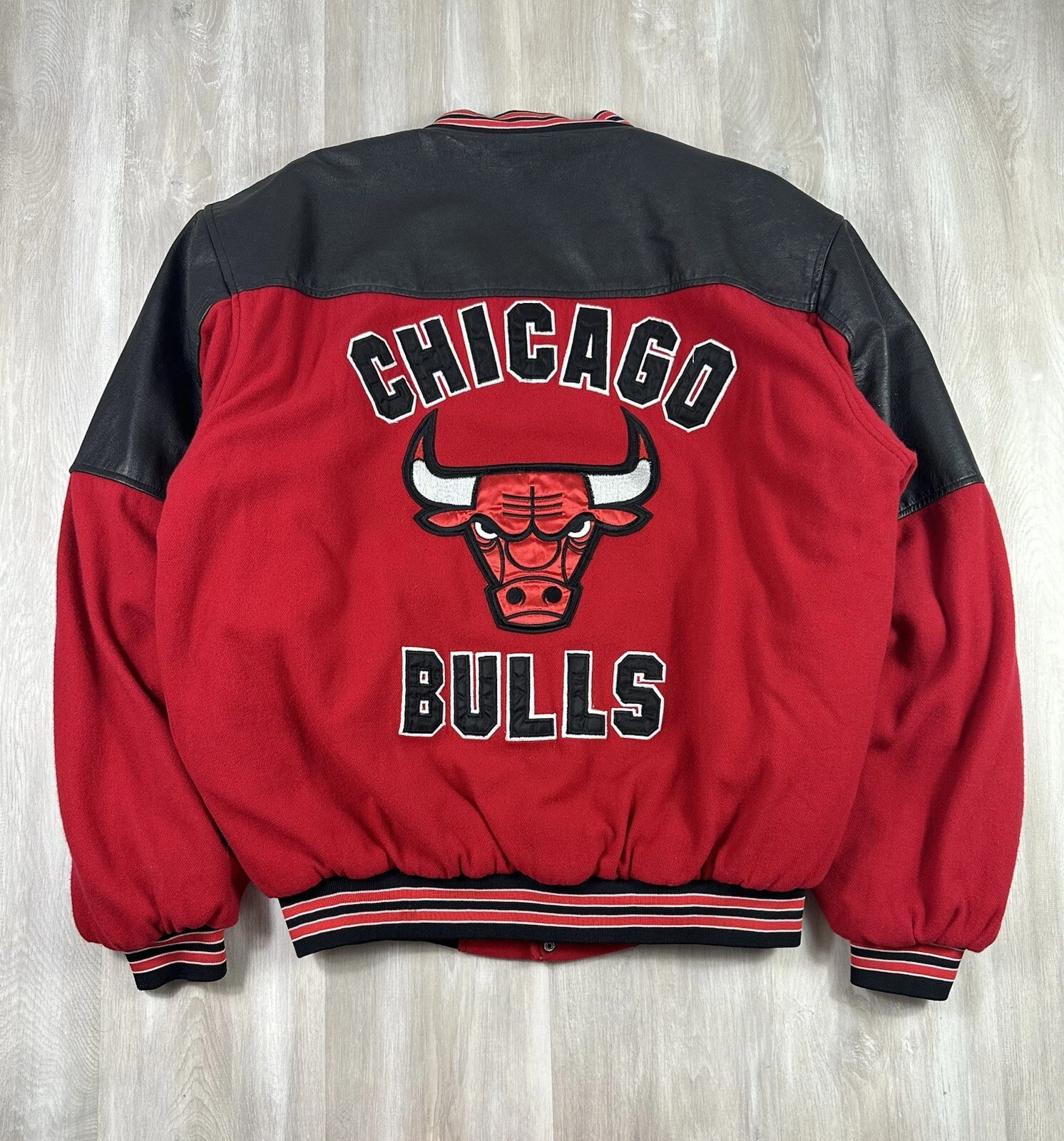 Veste bombardier vintage Chicago Bulls NBA Ronnie homme XL Mr.P’s Corée rouge rare
