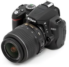 Nikon D3000 + obiettivo 18-55 + obiettivo 55-200 + carica batteria + tracolla