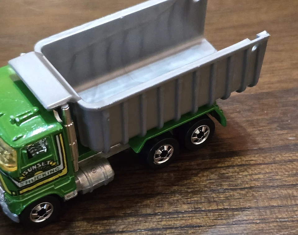 Camión volquete Ford 3" Hot Wheels 1:80 volquete 1981 atardecer camión coche suelto Foto 2 de 4