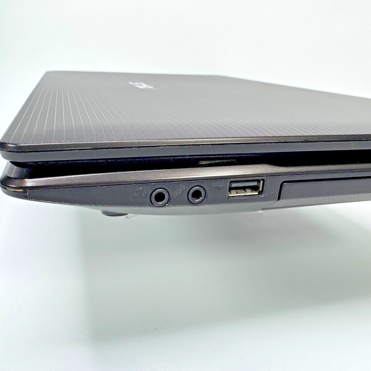 ASUS K53U 15.6 Laptop AMD 1.65GHz 2GB Memory 500GB HDD Windows 7