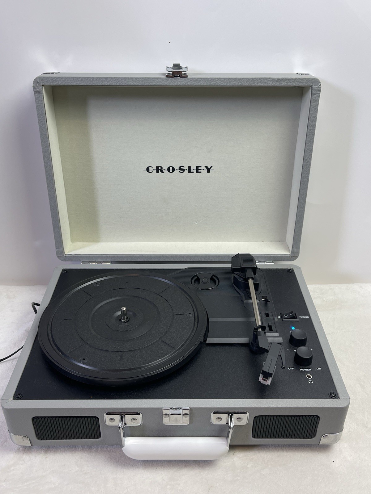Crosley Cruiser Deluxe 3-Speed Bluetooth Suitcase Record Player in Vintage Gray