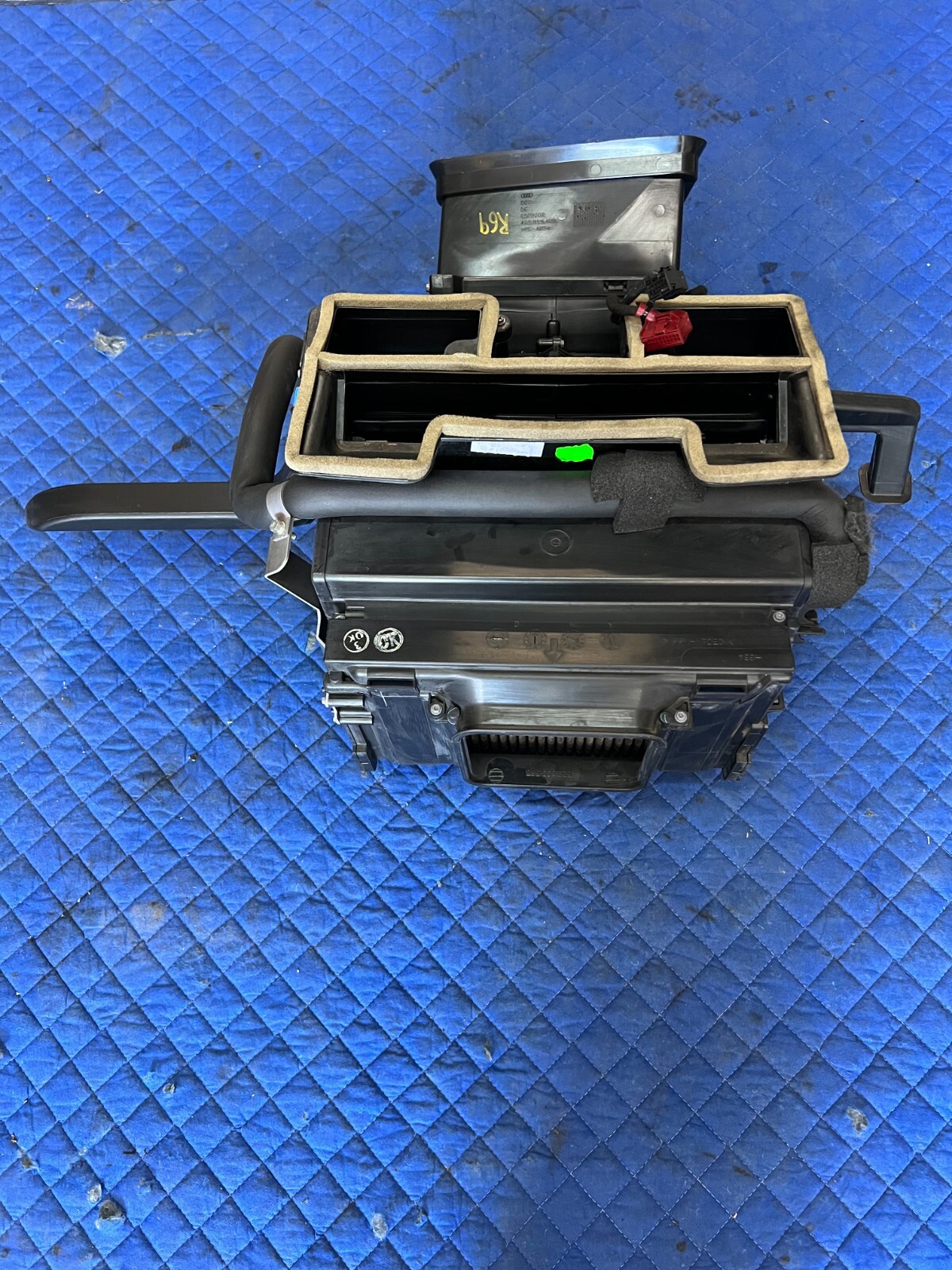 Audi R8 2012 Heater core P/N 423819409