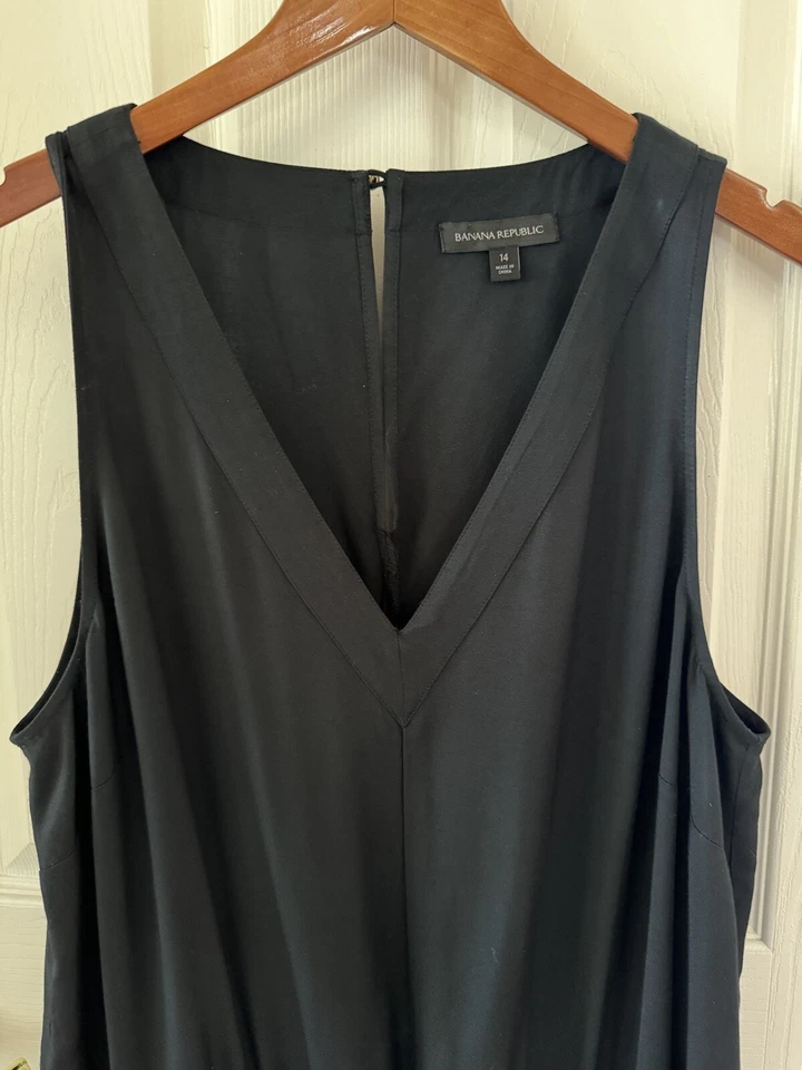 Mameluco negro liso "BANANA REPUBLIC" sin mangas cuello en V con bolsillos TALLA 14 Foto 2 de 4