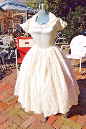 VINTAGE 50er JAHRE SPITZE SATIN ELFENBEIN FARBE FORMELLES KLEID ÜBER DIE KNIELANG - Bild 1 von 9