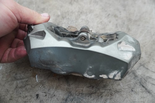 21 INDIAN CHALLENGER BREMBO FRONT BRAKE CALIPERS E-4932 - Picture 5 of 7