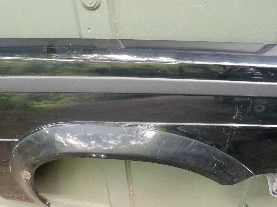Guardabarros delantero derecho ALFA ROMEO MILANO Verde 3.0 usado ORIGINAL lado pasajero Foto 3 de 4