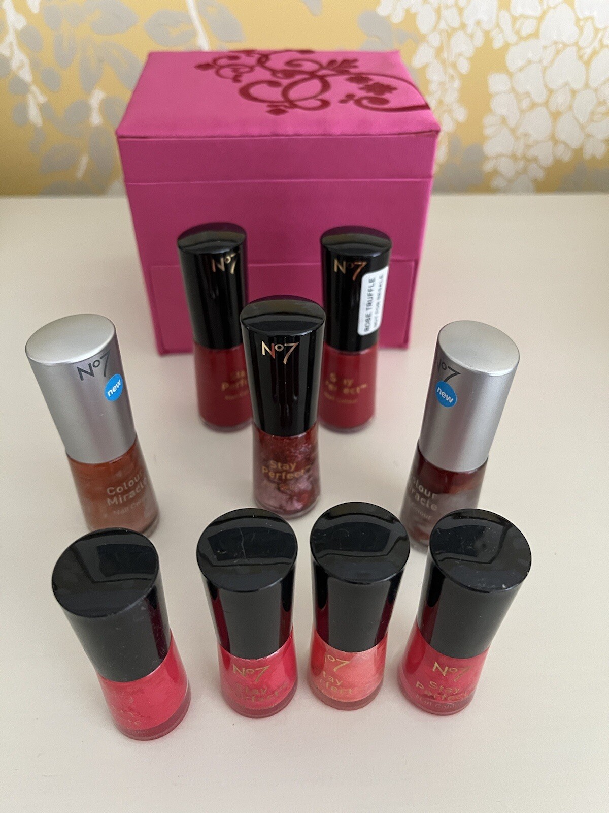 Boots No7 'Stay Perfect' & 'Colour Miracle' Nail Polish Varnish Bundle