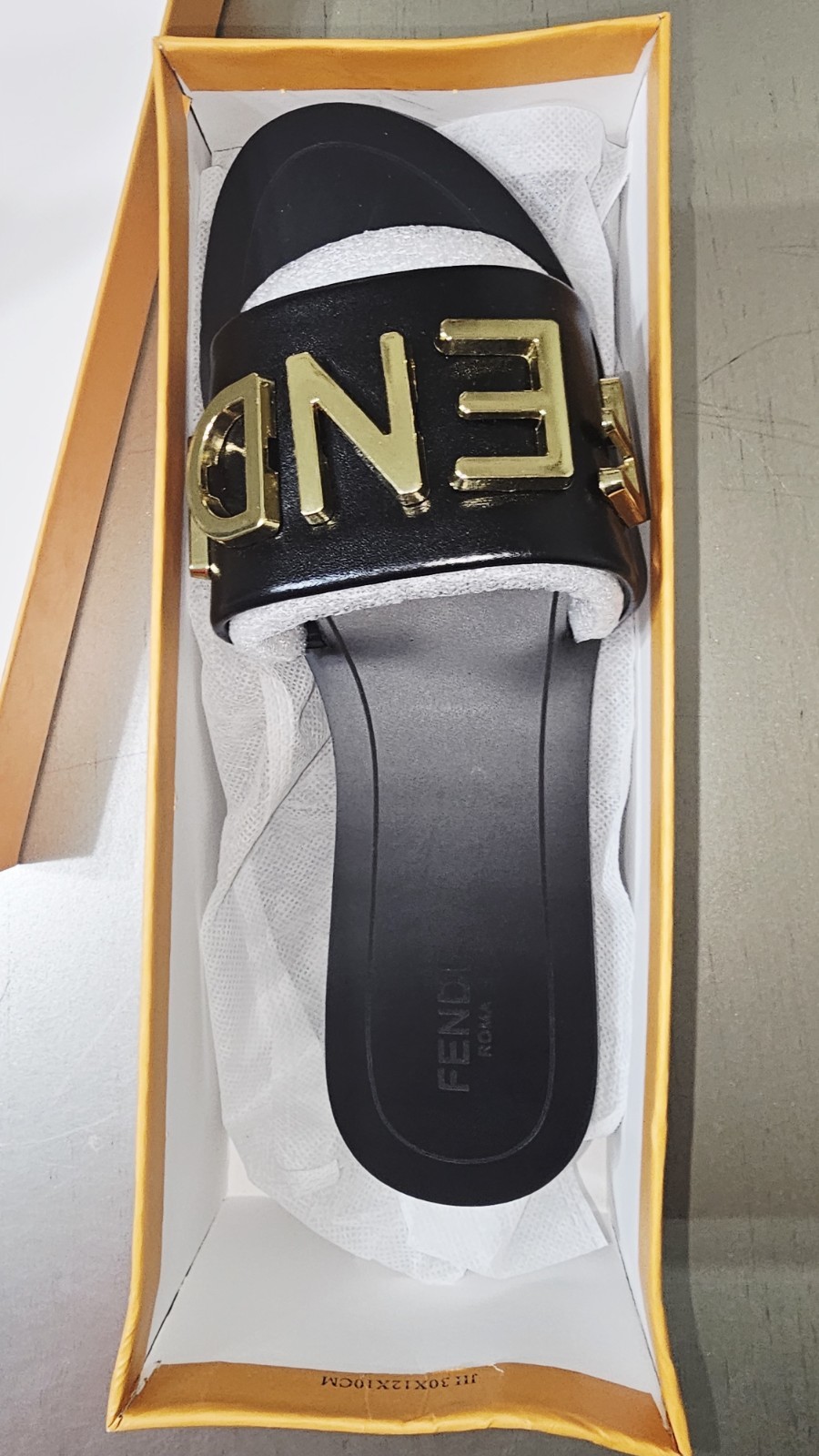 Fendi Vitello Womens  Slide Sandals. Black color Size 9 thumbnail 3