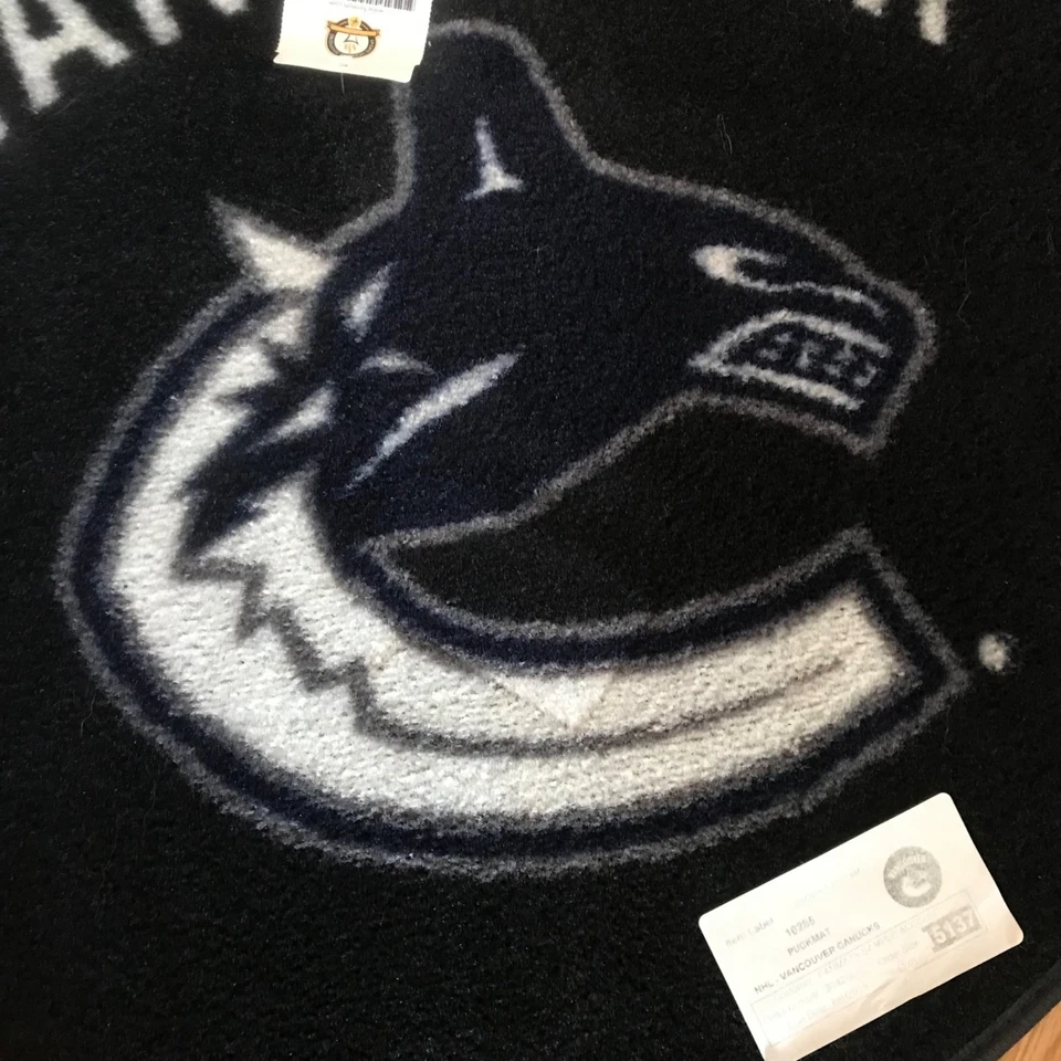 NHL Vancouver Canucks Puck Mat Round Rug 27" Officially Licensed Fanmats New - Image 2 of 4