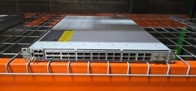 Cisco 8101-32FH-O 8100 32x400G QSFPDD 1RU Fixed System
