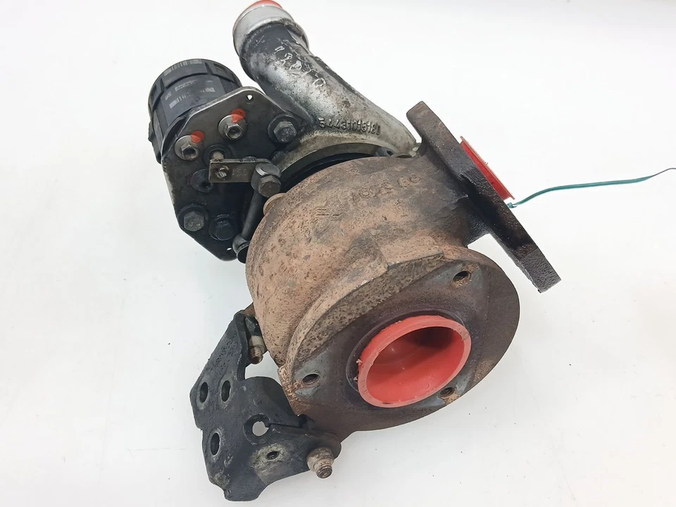 LR021043 TURBOCHARGER / 6H3Q6K682EE / 1675390 FOR LAND ROVER RANGE ROVER SPORT V8 - Image 3 of 4