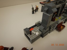 LEGO The Lord of the Rings: The Mines of Moria (9473)  W/figs + Instructions!!