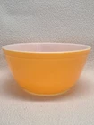 Pyrex #402 1.5 Quart Yellow/Orange Mix Bowl (Daisy or Friendship)? EUC
