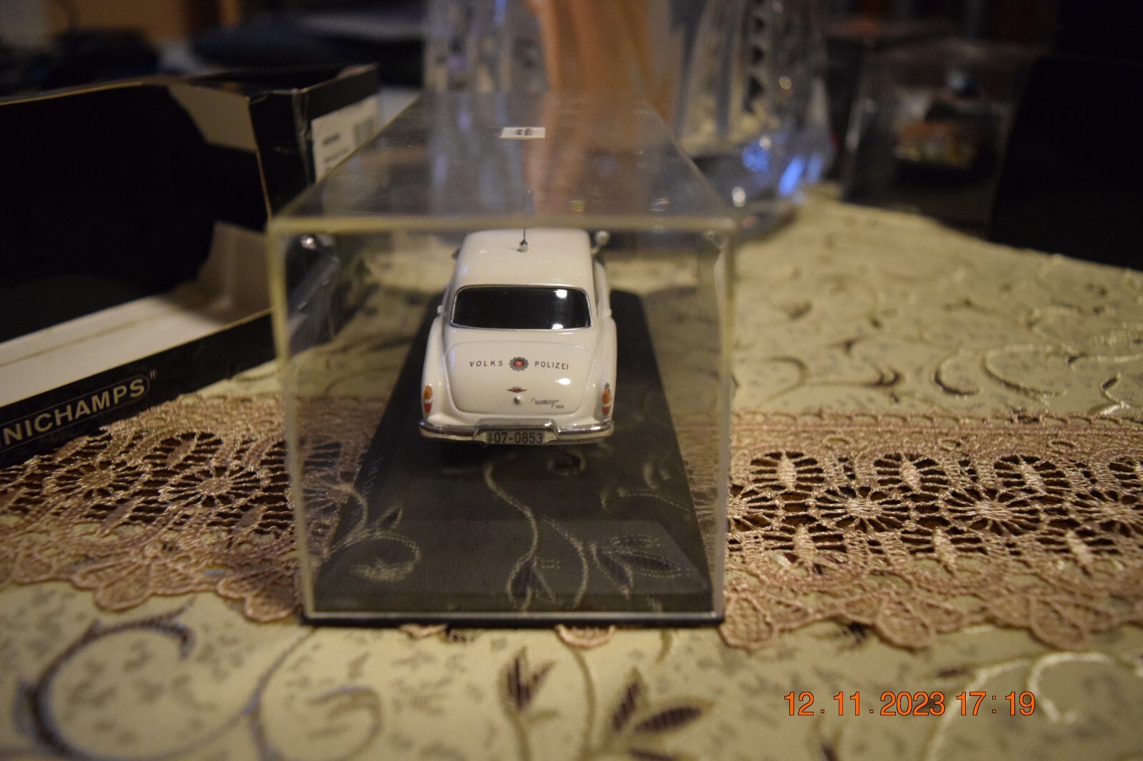 Picture 8 of 9