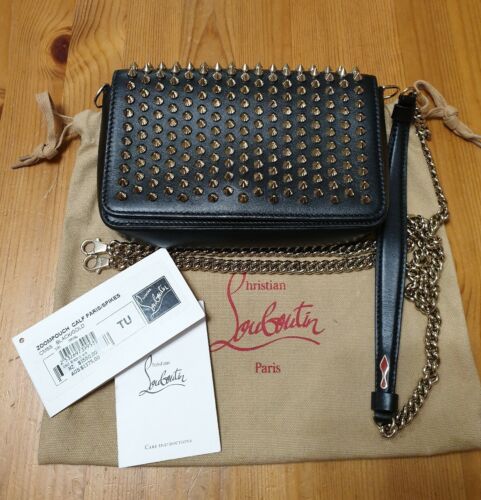Christian Louboutin Zoom Pouch Spike Black Leather Small / Mini Hand Bag $1,375 - Zdjęcie 1 z 13