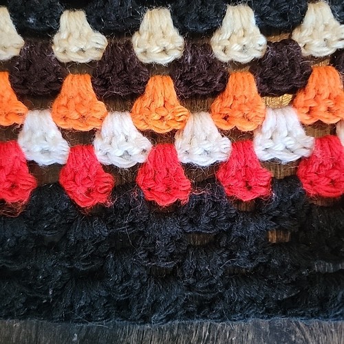 Granny square afghan blanket hand Knit black red Orange white brown 80x58" Grand - Picture 10 of 11