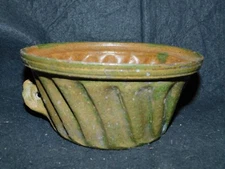 ANTIQUE REDWARE POTTERY CAKE PUDDING MOLD WITH RING HANDLE green glaze