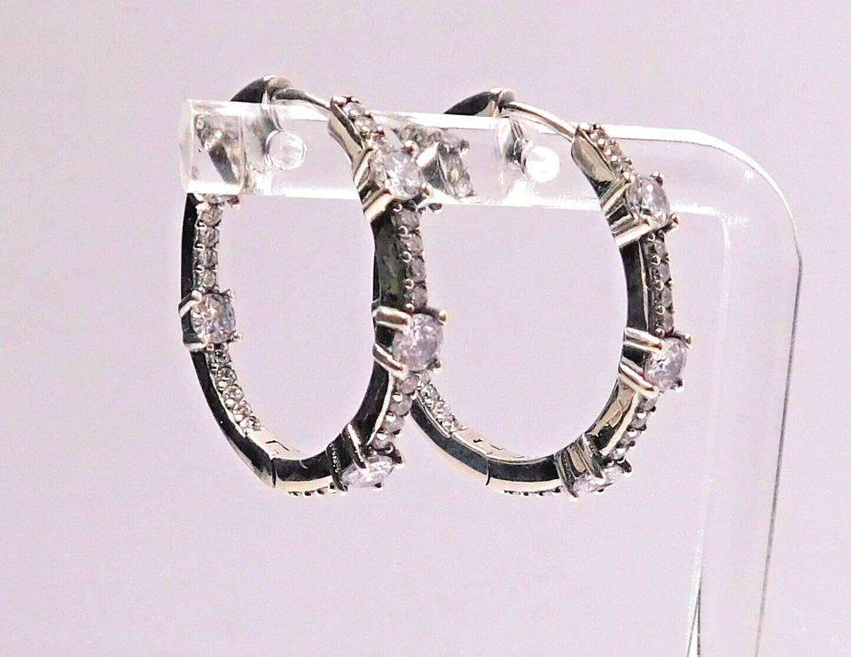 Auténticos Pendientes Pandora, Aros de Barra Pave Brillante, #290043C01 Foto 4 de 4