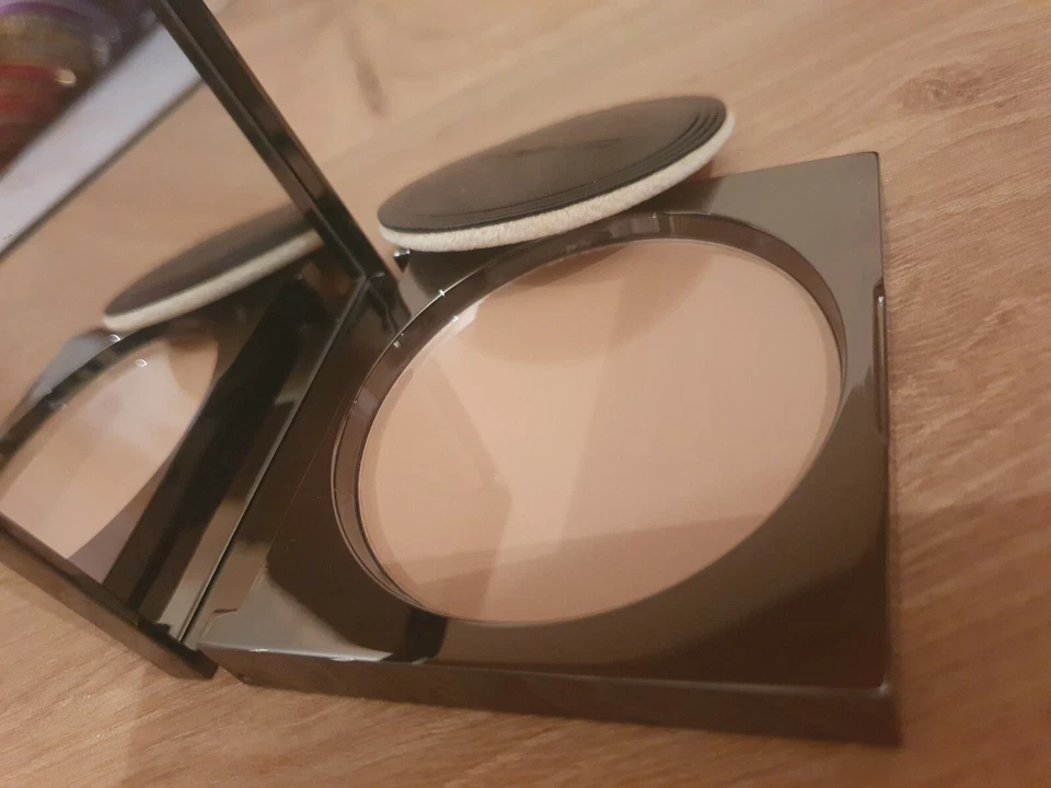 Mac Sheer Mystery Powder - New! Shade DARK - Image 2 of 3